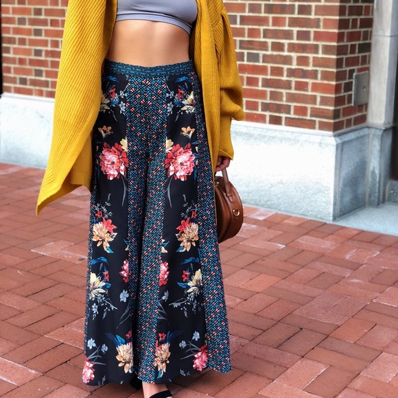 🆕BriBri Floral Mixed Print Cropped Wide Leg Pants - Picture 2 of 8
